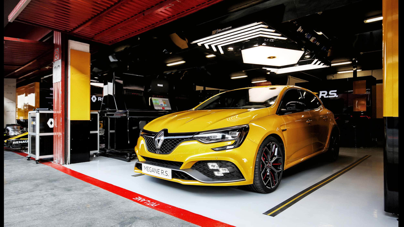 Illustration for article titled The 2019 Renault Megane RS Trophy Could Be Le Civic Type R Killer